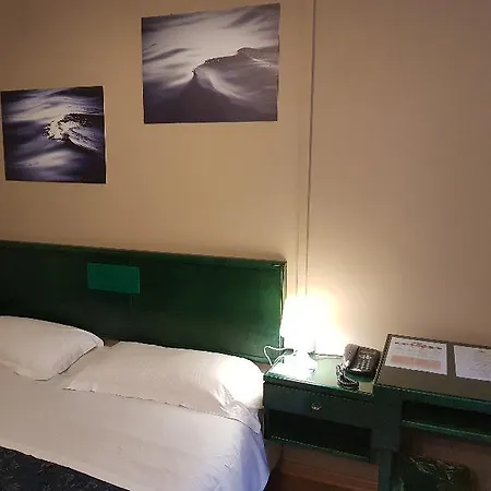 叙伊斯酒店 2*